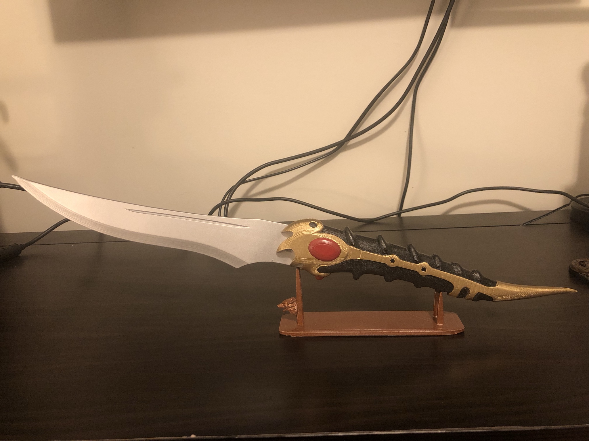 Catspaw Dagger Stand