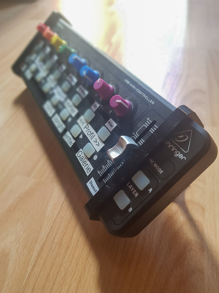 Behringer X touch mini stand