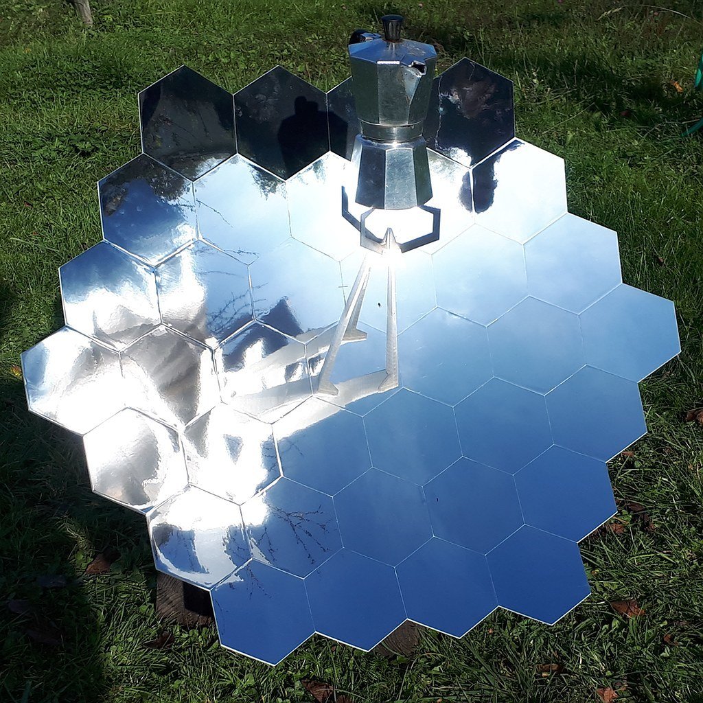 Pocket solar cooker