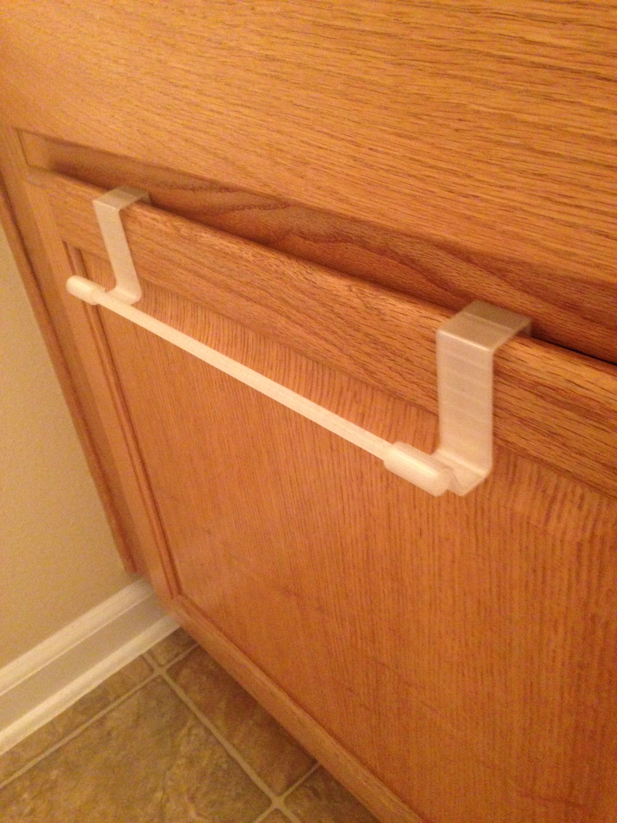 Towel hook with rod