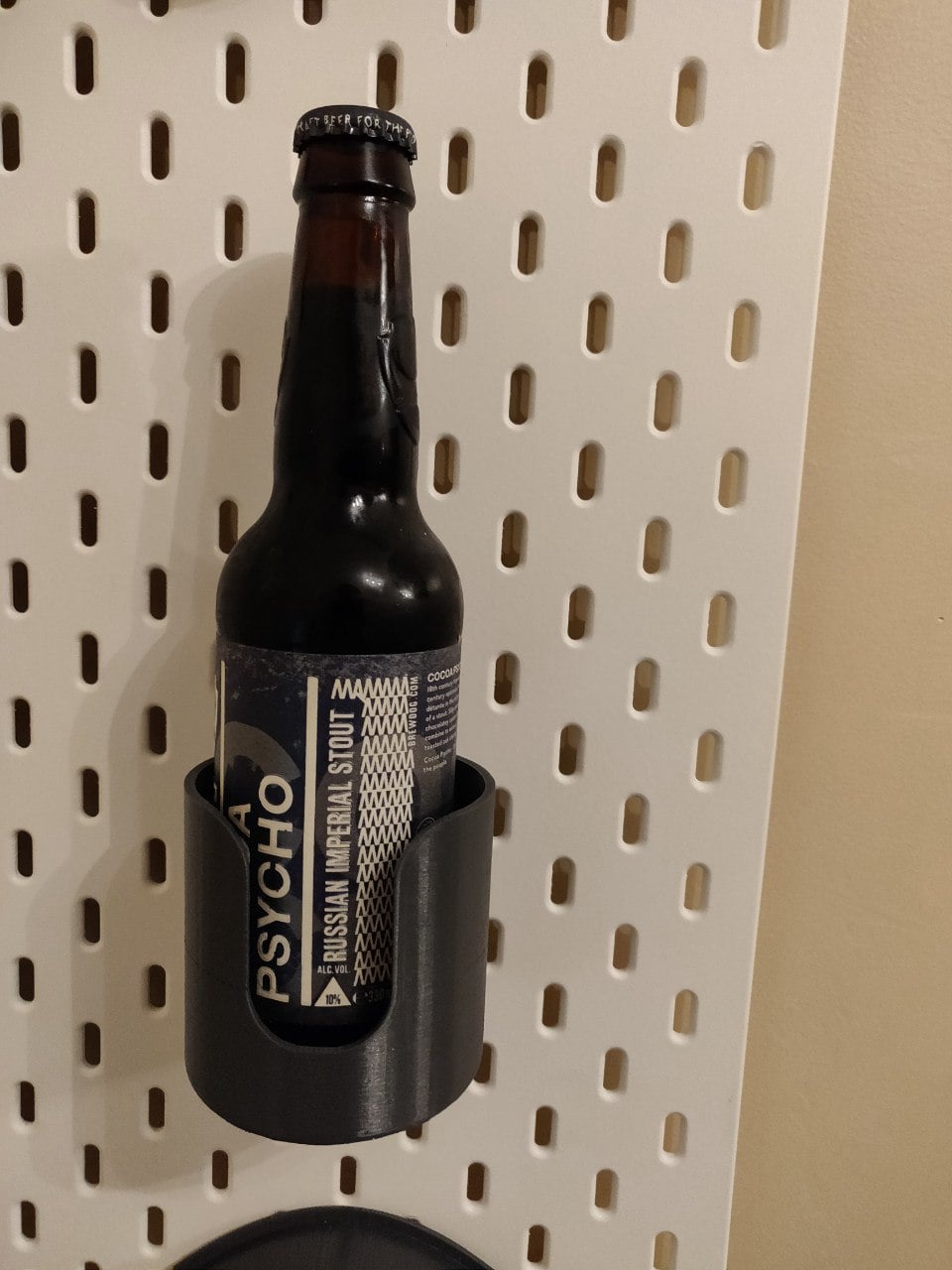 Skadis beer holder