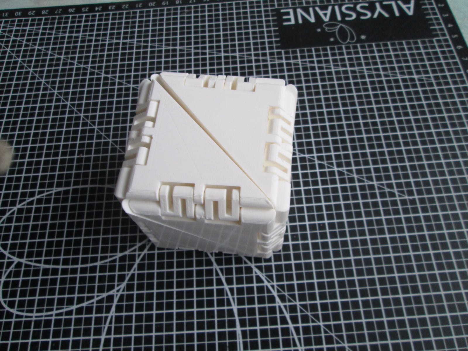 Cubic flexahedron
