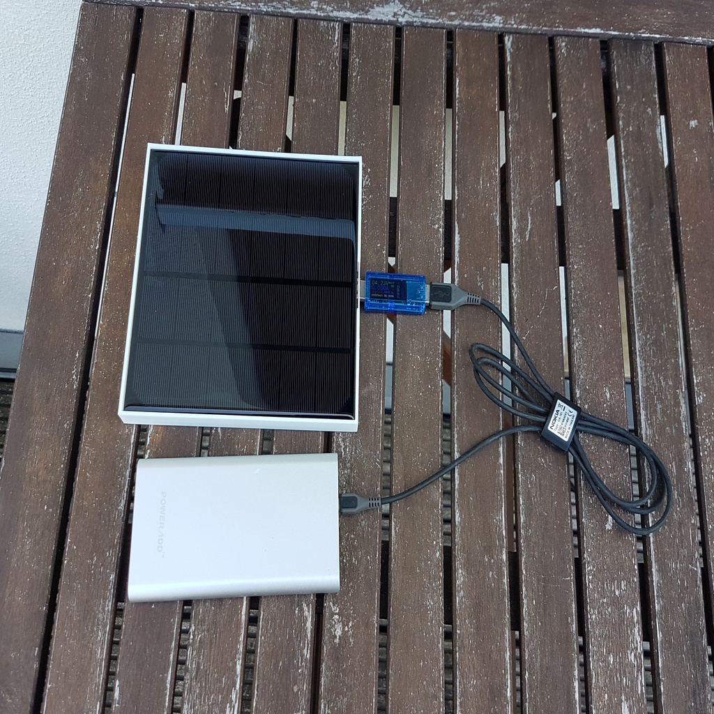 Mobile Solar charger with 4.5 W and 5V USB OUTPUT