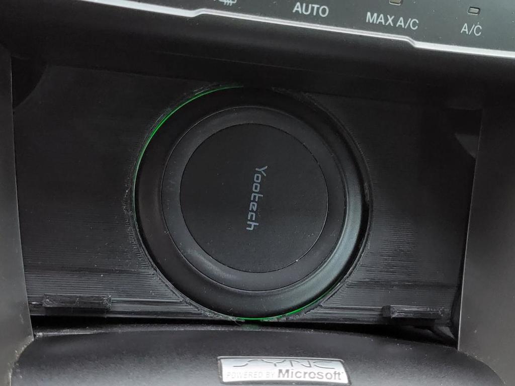 Ford Fusion Wireless Charger and Holder