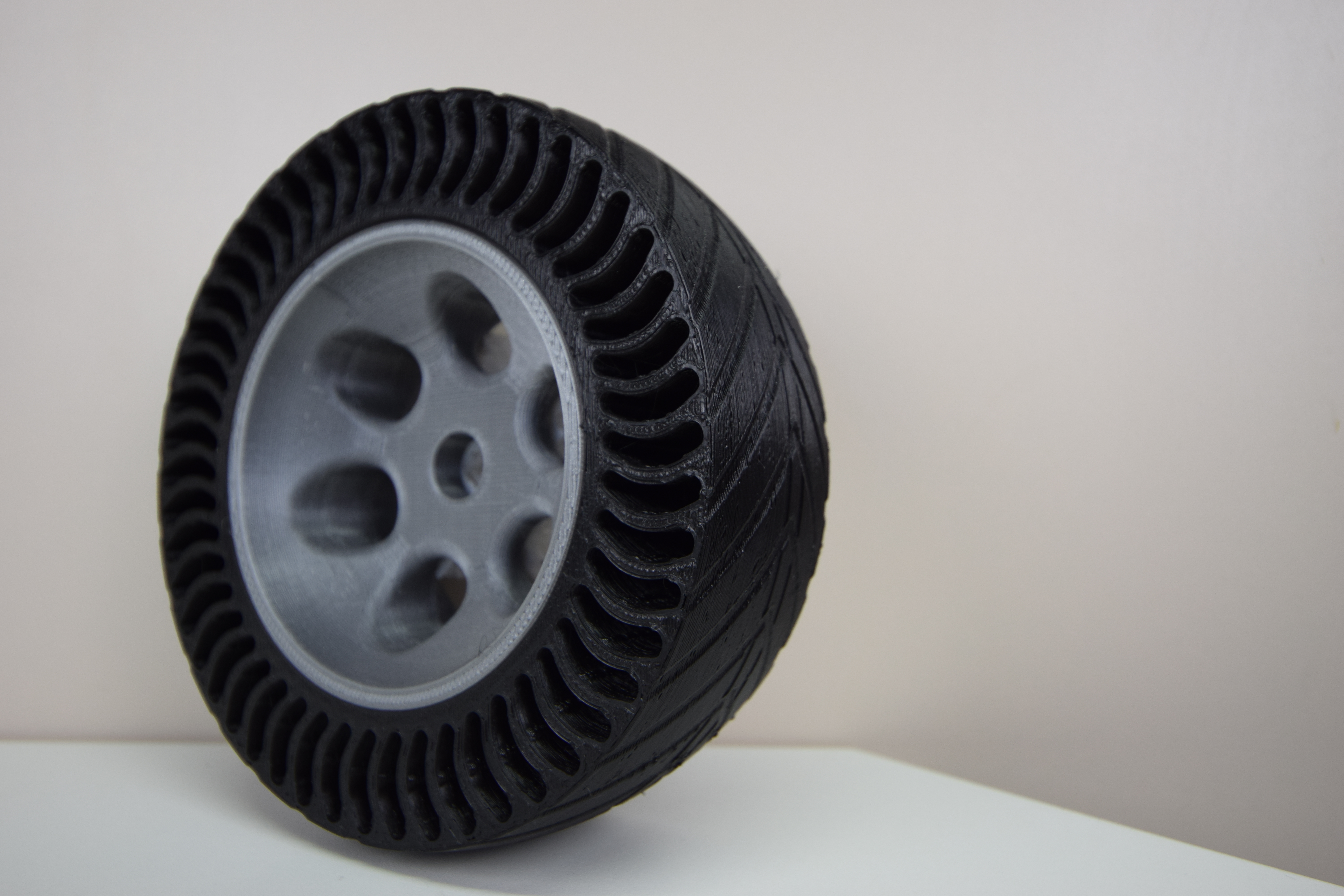 Airless Tire with rim printed with Quad-Extruder