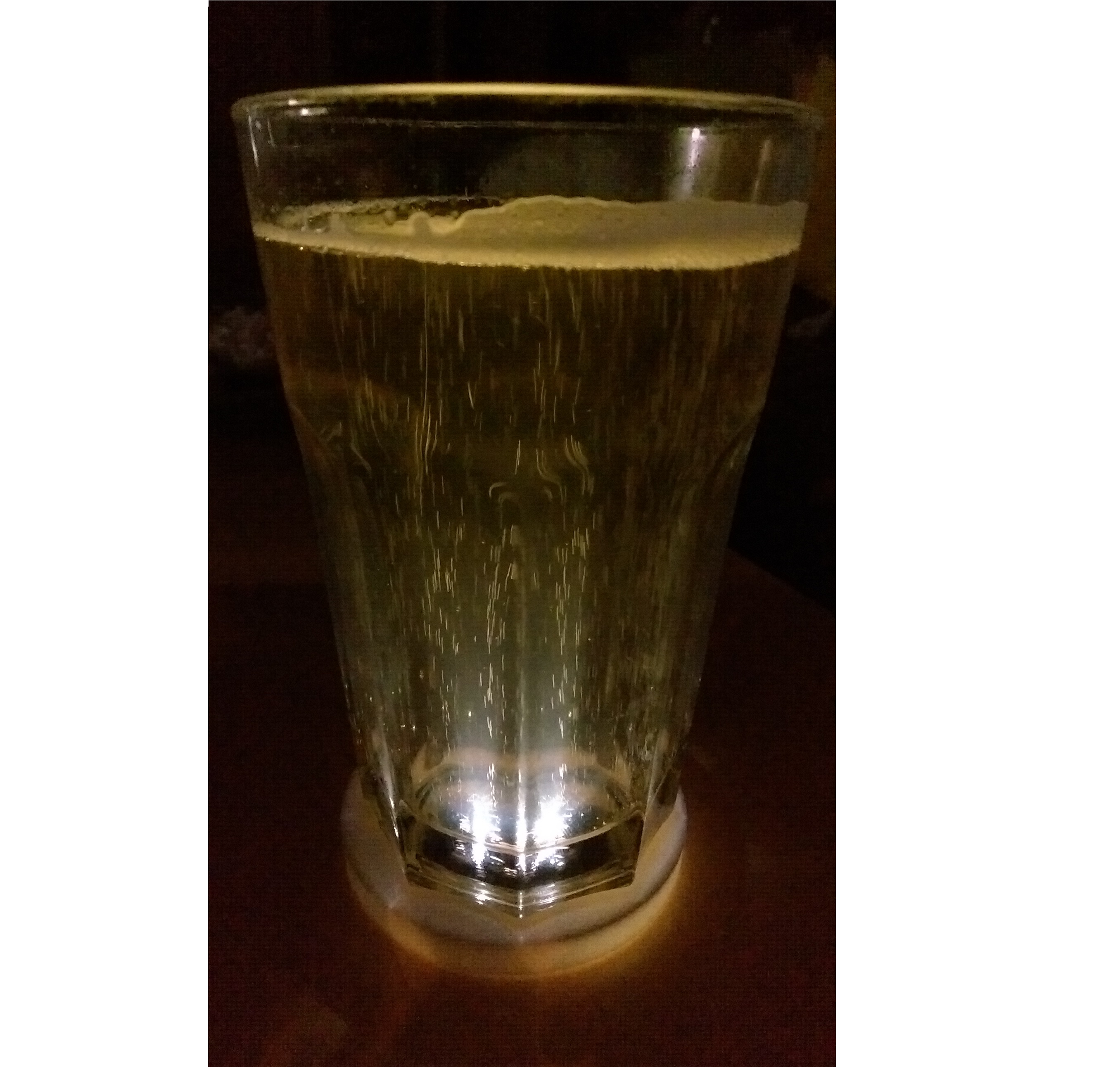 Beer coaster with LED and "Auto-On/Off"