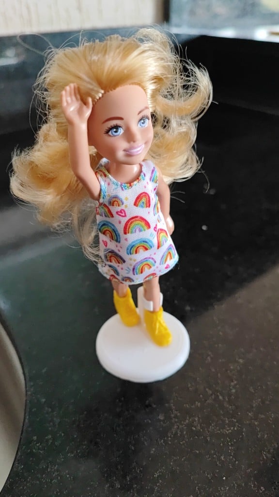 Mini Barbie Doll Stand