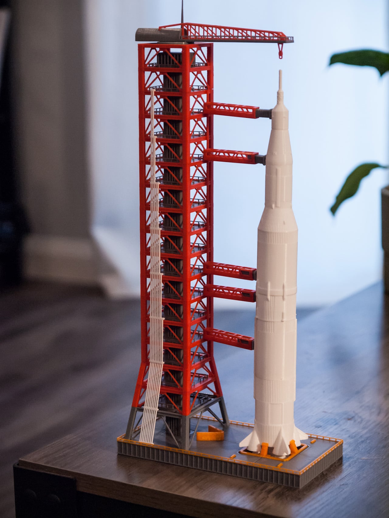 Display Stand with Gantry for Snap-Fit Saturn 5