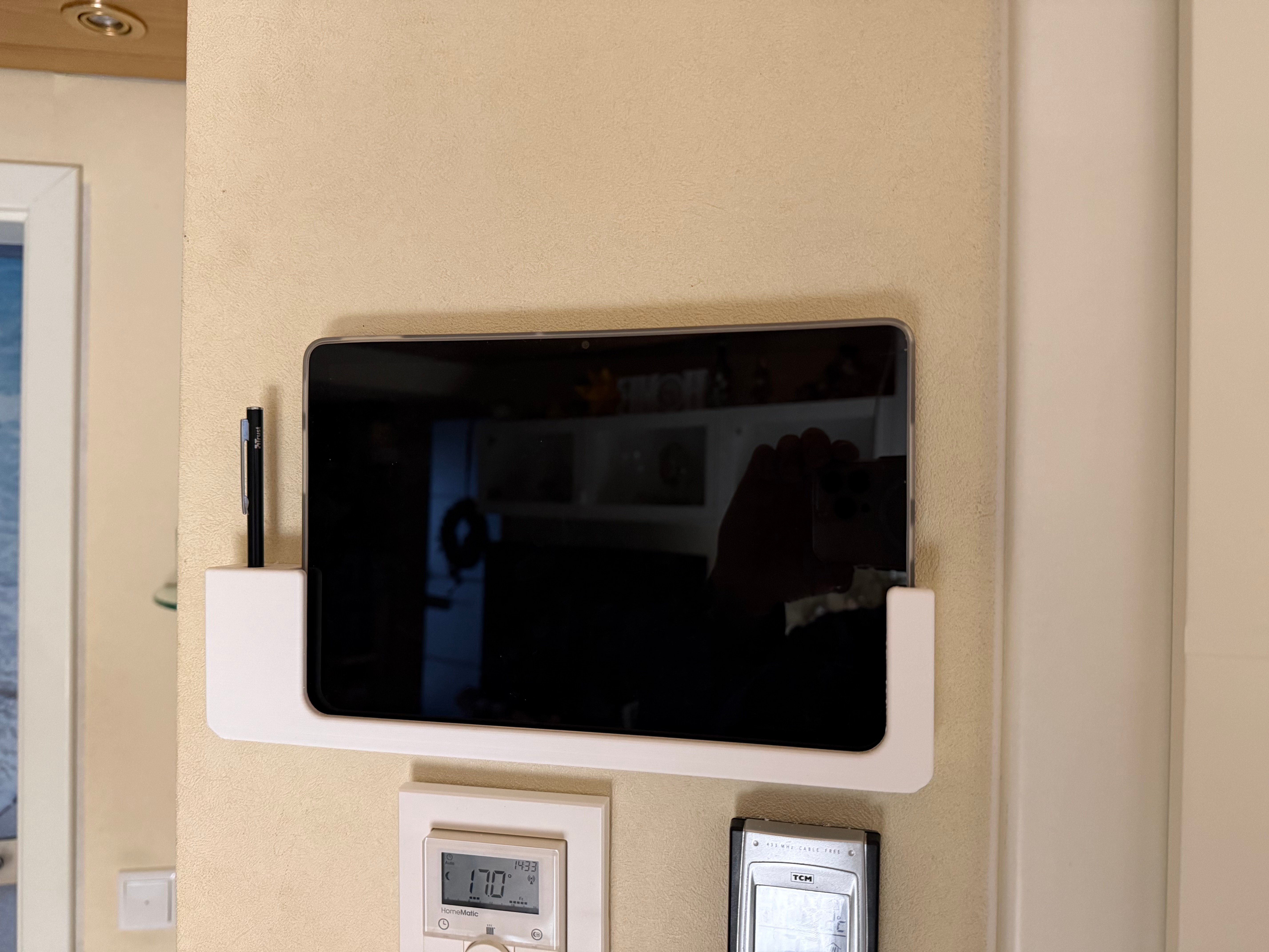Lenovo 10.1" Tablett-Wandhalterung mit Stiftdepot