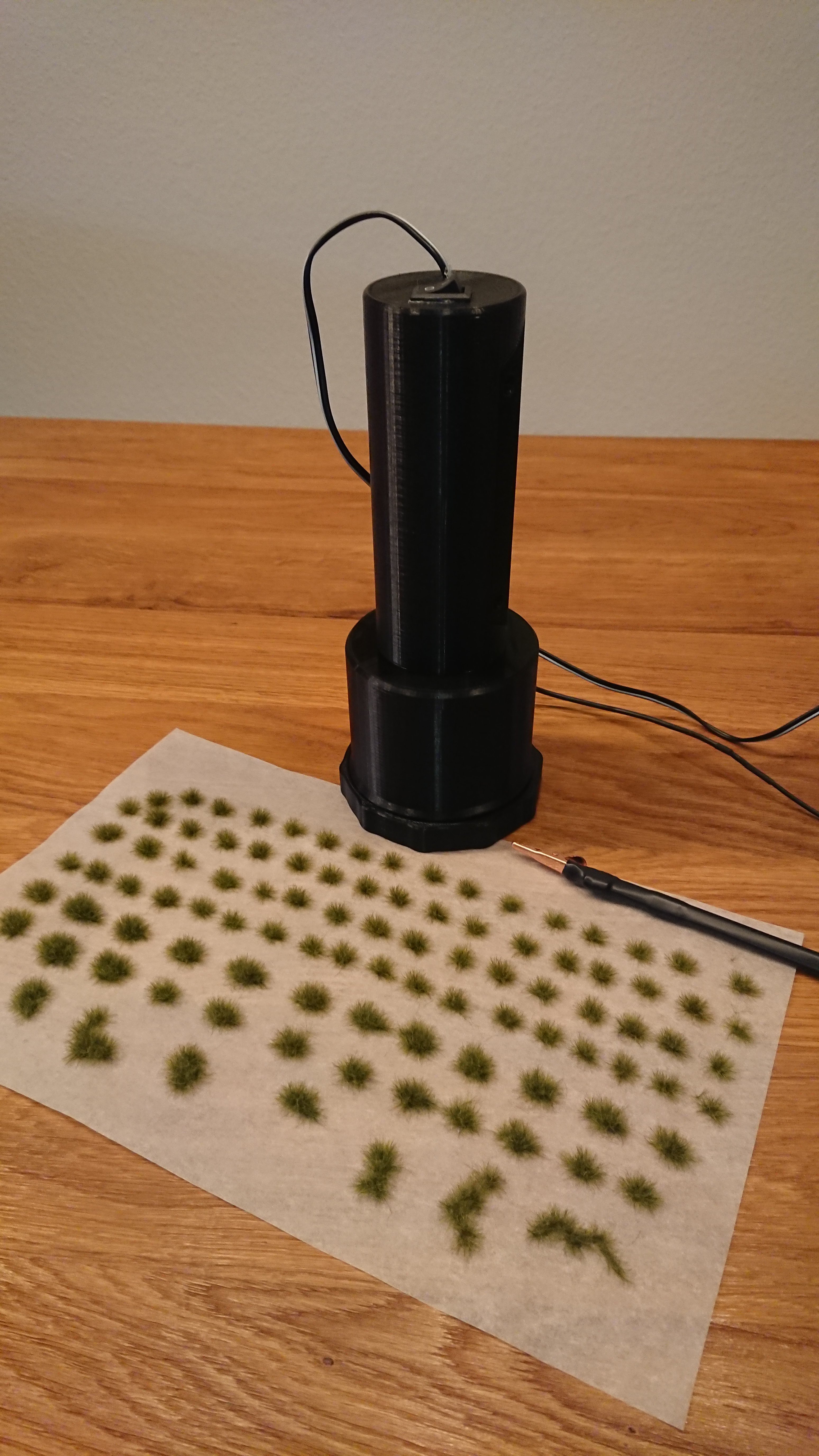 static grass applicator