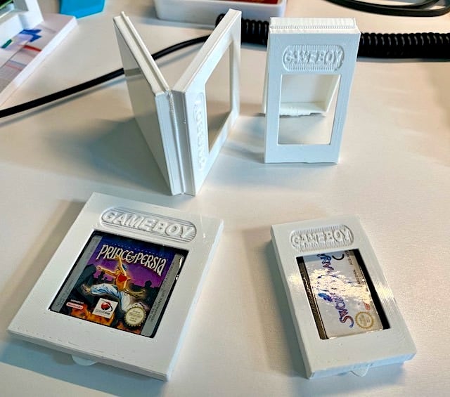 Game Boy cartridge case