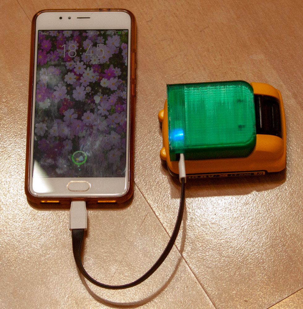 Mobile charger from DeWALT li-ion battery