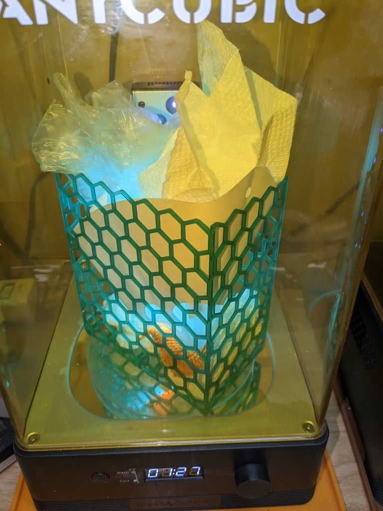 Small trashcan for curing resin contaminated items in AnyCubic Wash and Cure Station 2.0