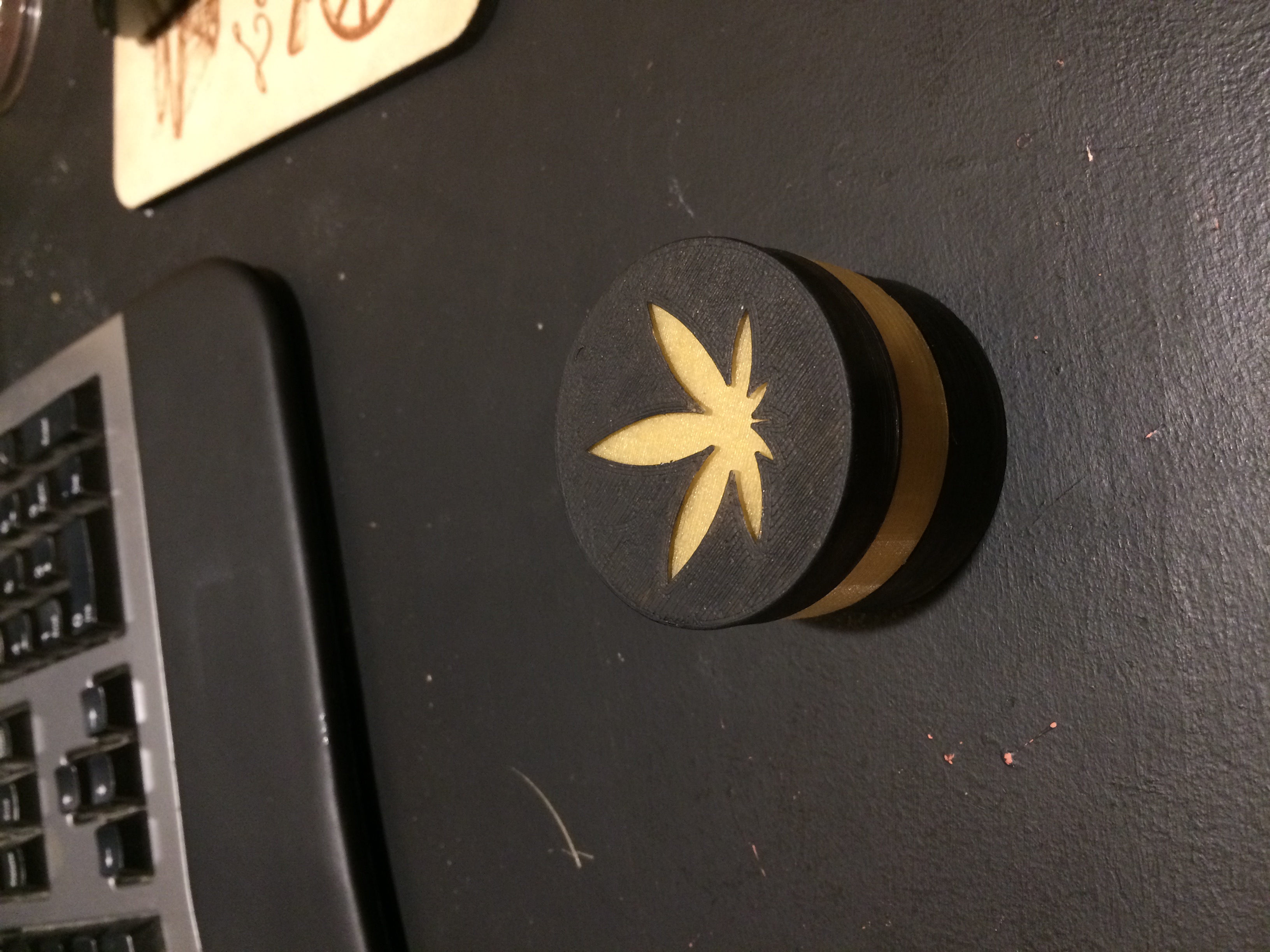 5 part toothless Herb grinDer