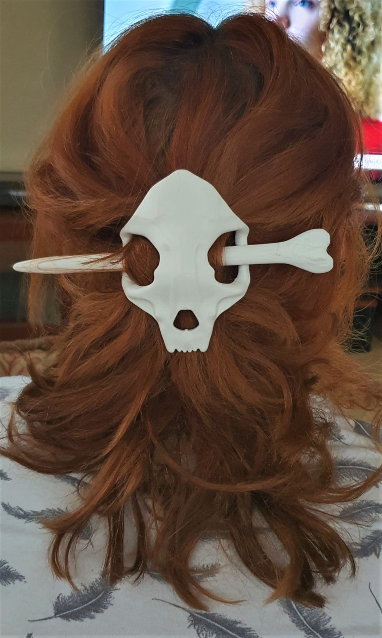Skull hair pin