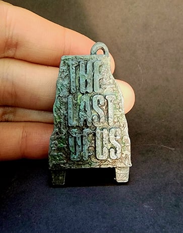 THE LAST OF US KEYCHAIN