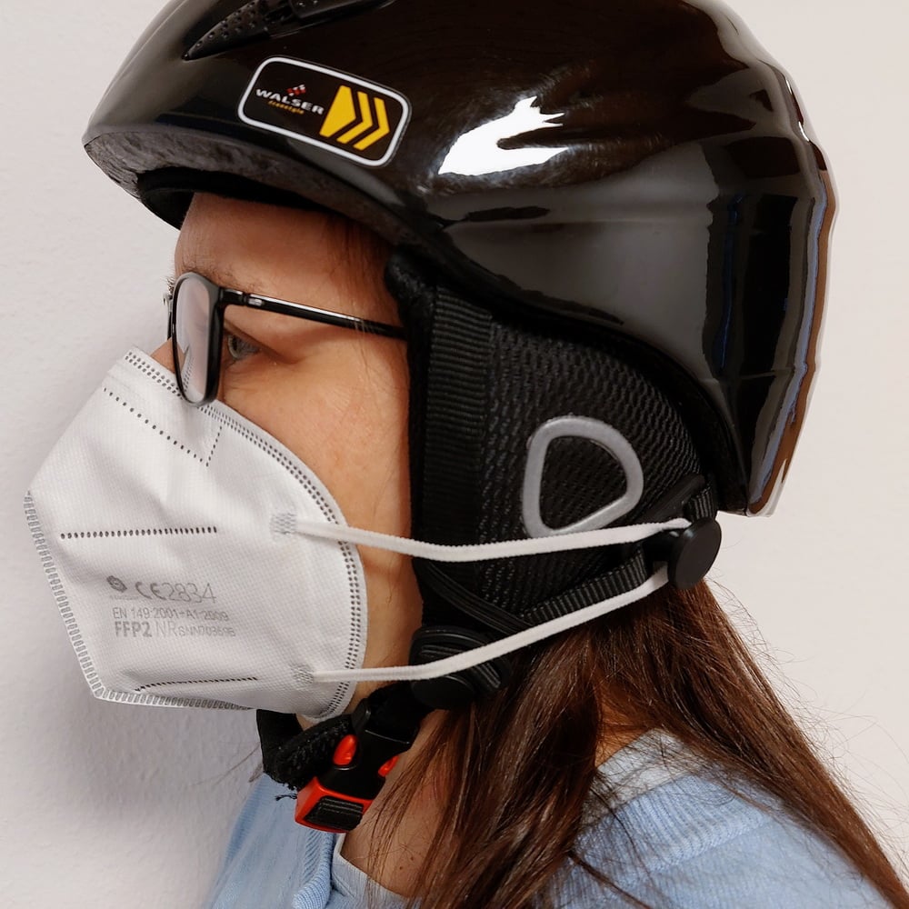 Mask mount for ski helmets / Maskenhalter für Ski-Helme