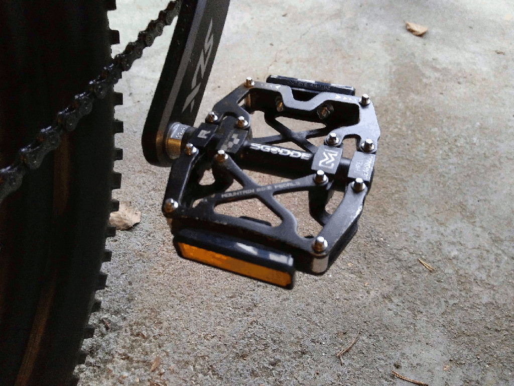 Reflector Mounting for SGODDE Mountain Bike Pedals
