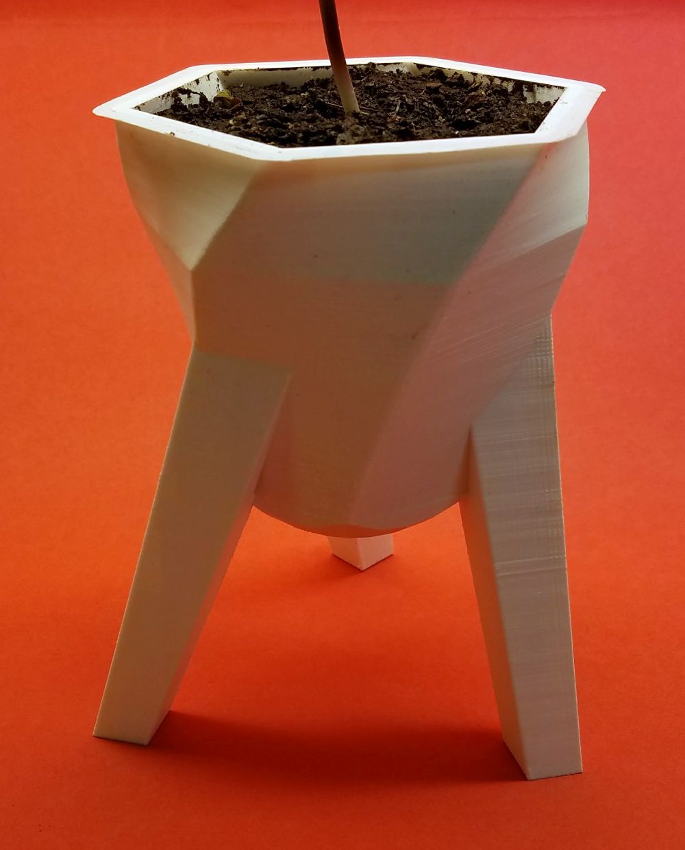 Tripod Pot