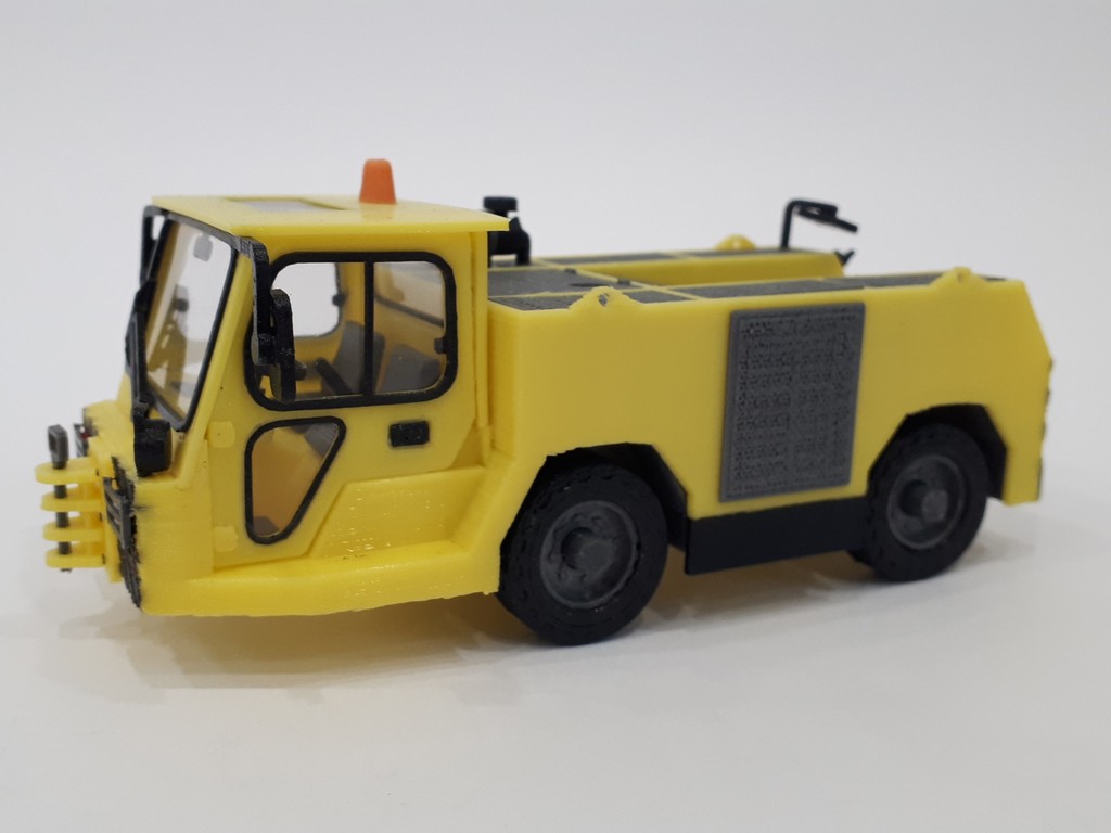 Airfield towing tractor TMX-60. Model 1:28 fillament print
