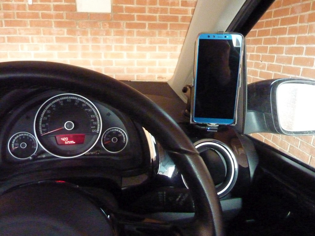 Magnetic Charging Car Phone-Holder