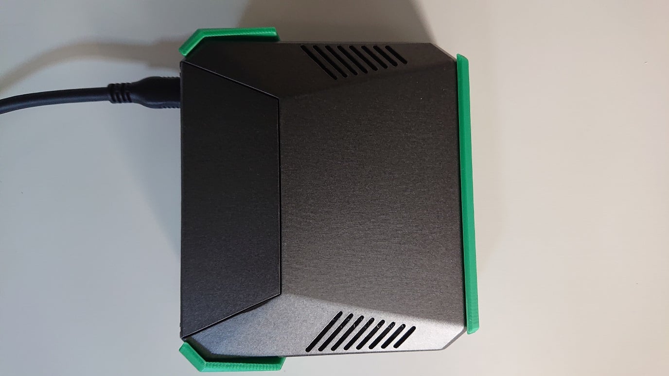 Raspberry Pi 4 Argon One Wall Mount