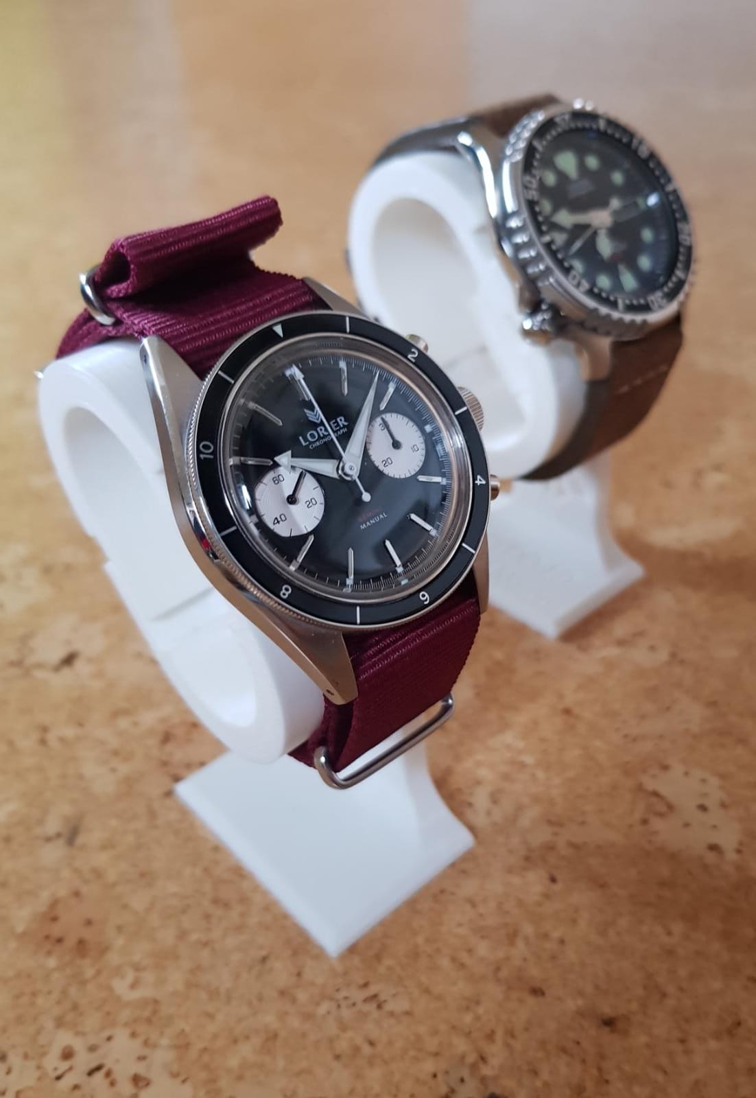 Adjustable Watchstand