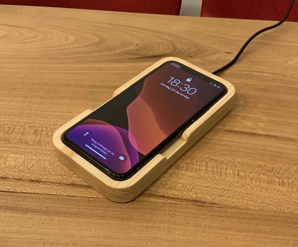 iPhone 11 Pro wireless charging dock