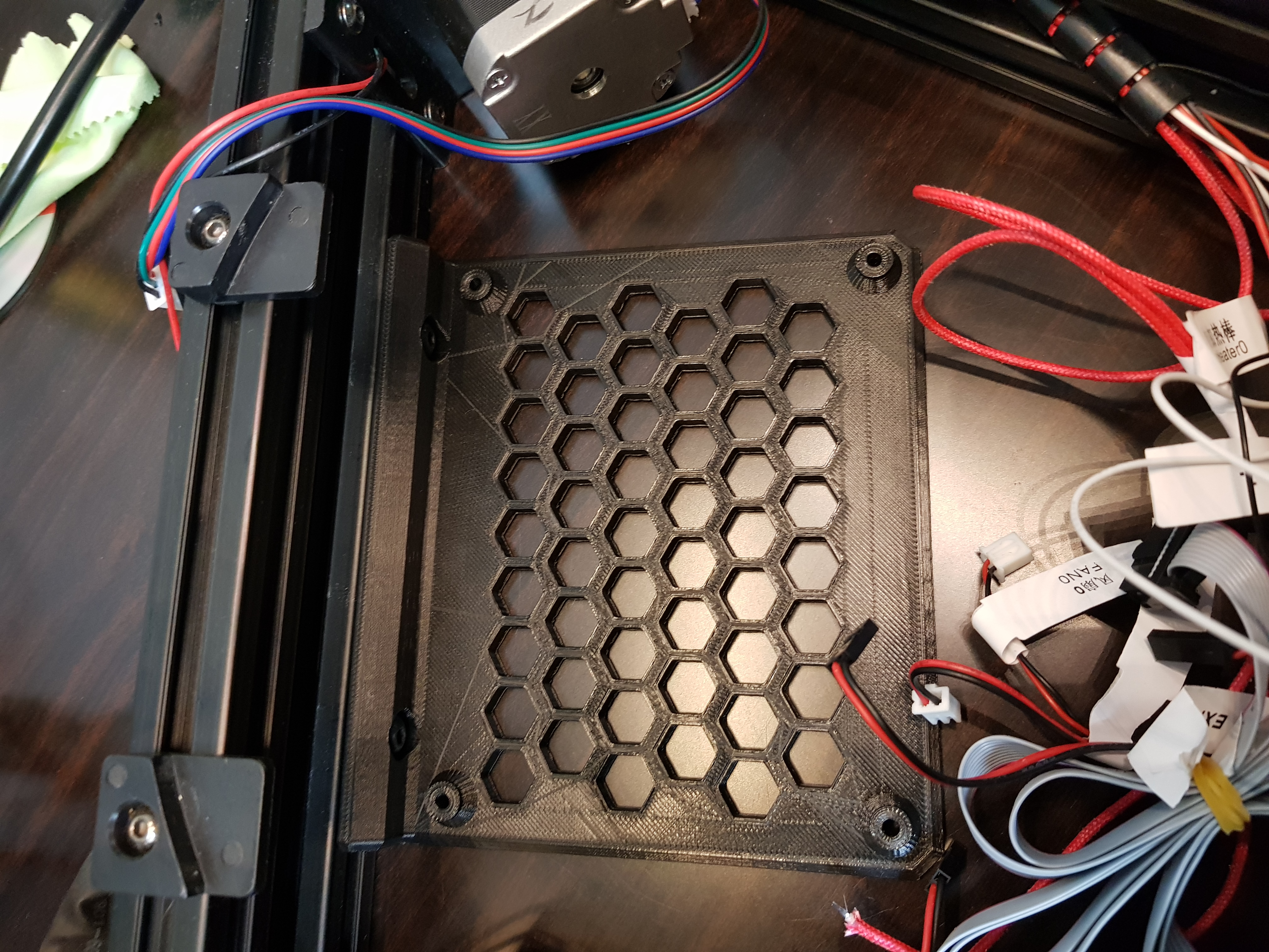 Duet Wifi mount with hex pattern for 2020 extrusion