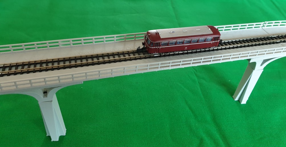 Z scale model train viaduct "Diabolo"