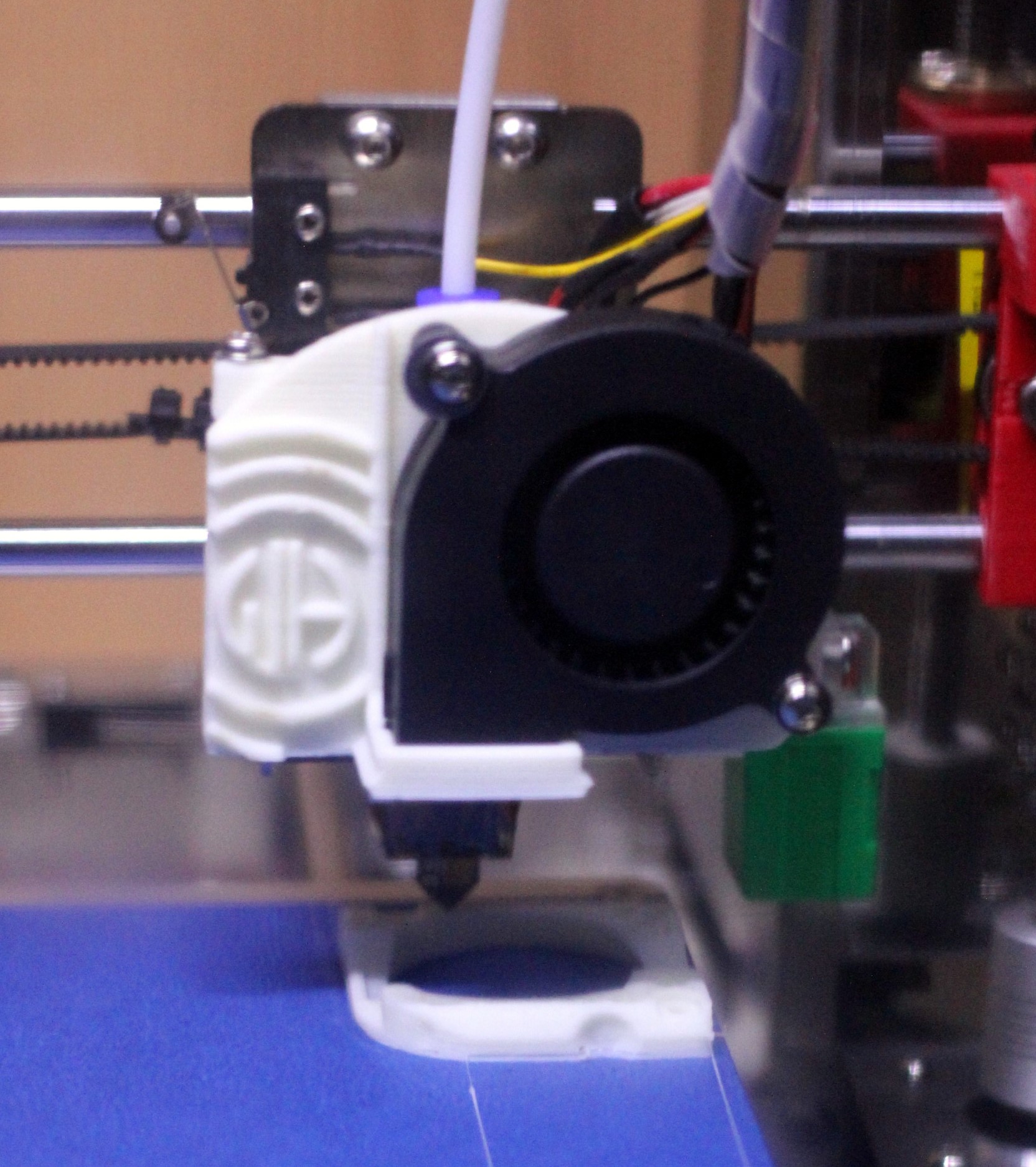 Improved Holder for Height Adjustable Fan Duct (Zonestar P802Q)