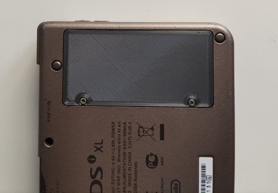 Nintendo DSi XL battery cover