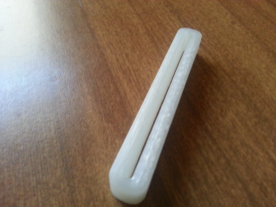 Tooth paste squeezer
