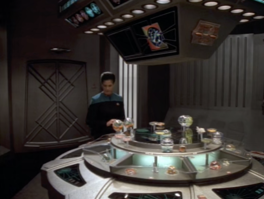 Cardassian Lab Table- DS9