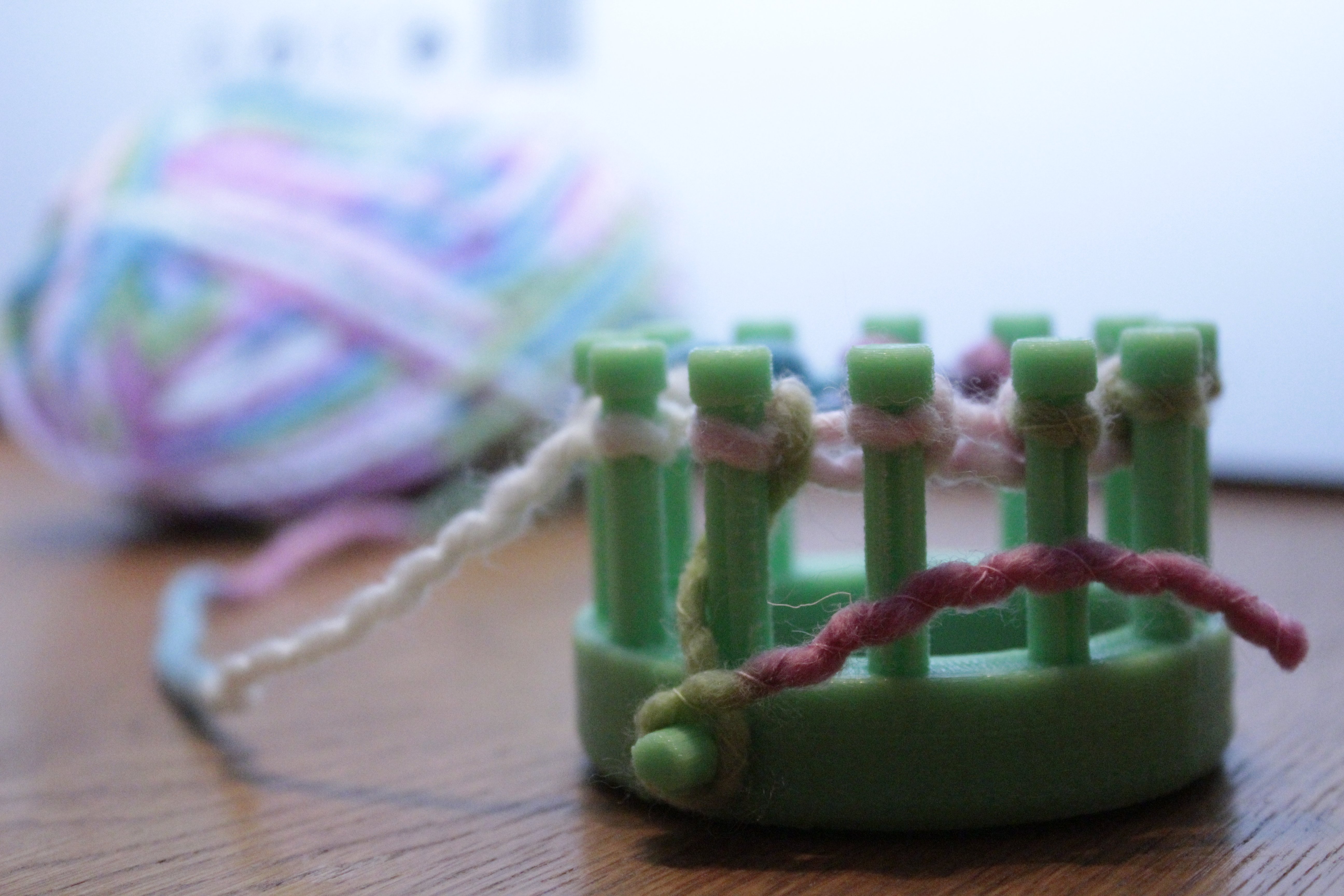 Knitting loom 6cm Diameter, 12 Pins