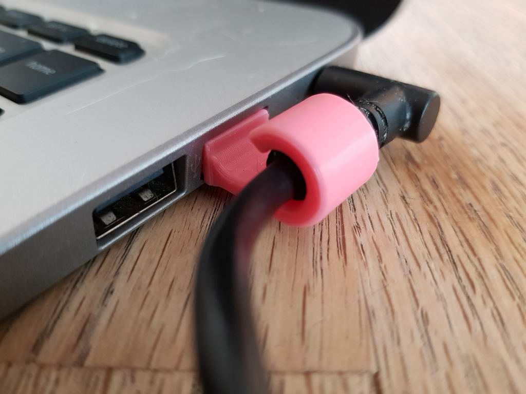 USB plug power cable clip