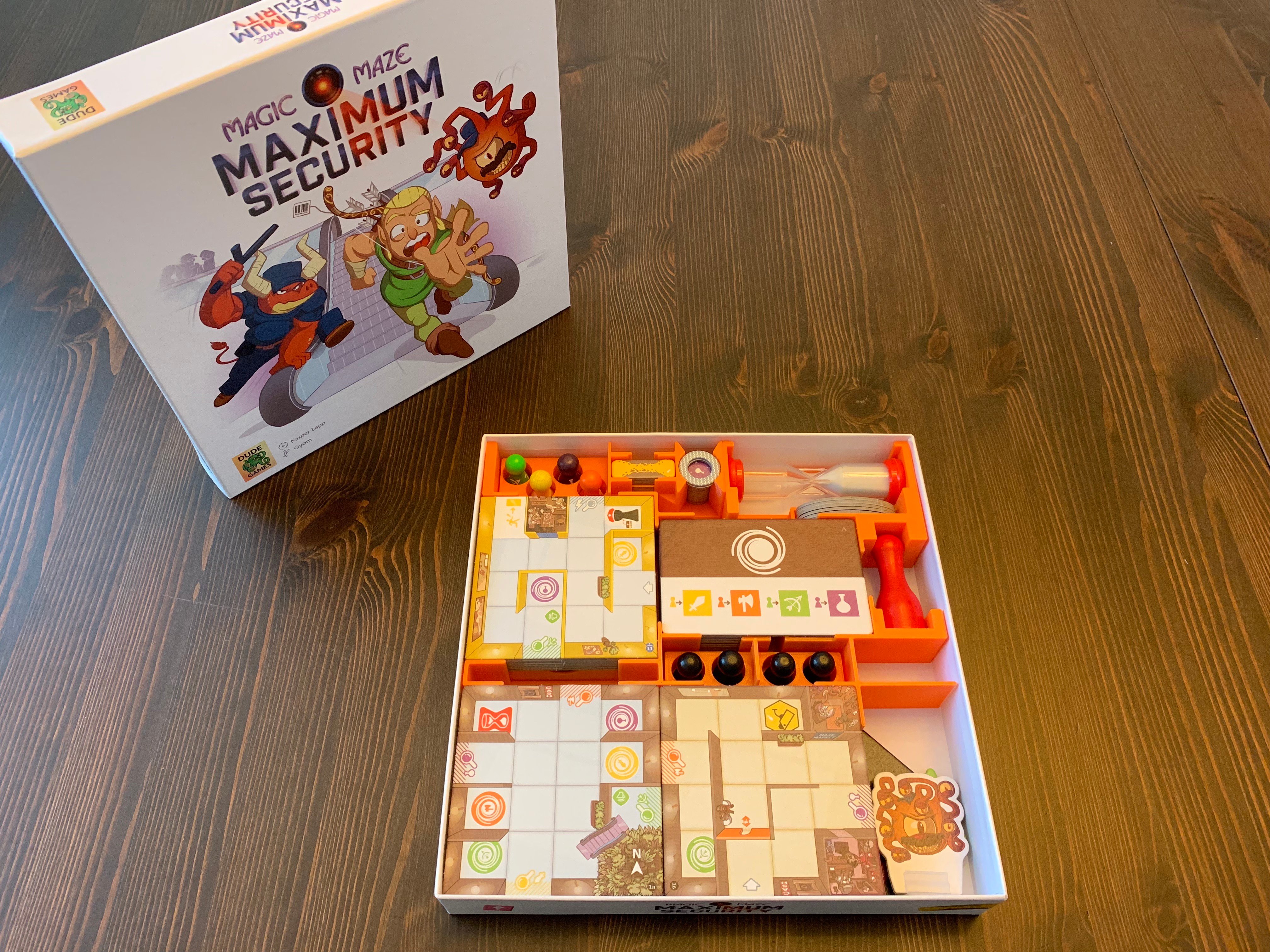 Magic Maze Insert in Maximum Security Expansion Box