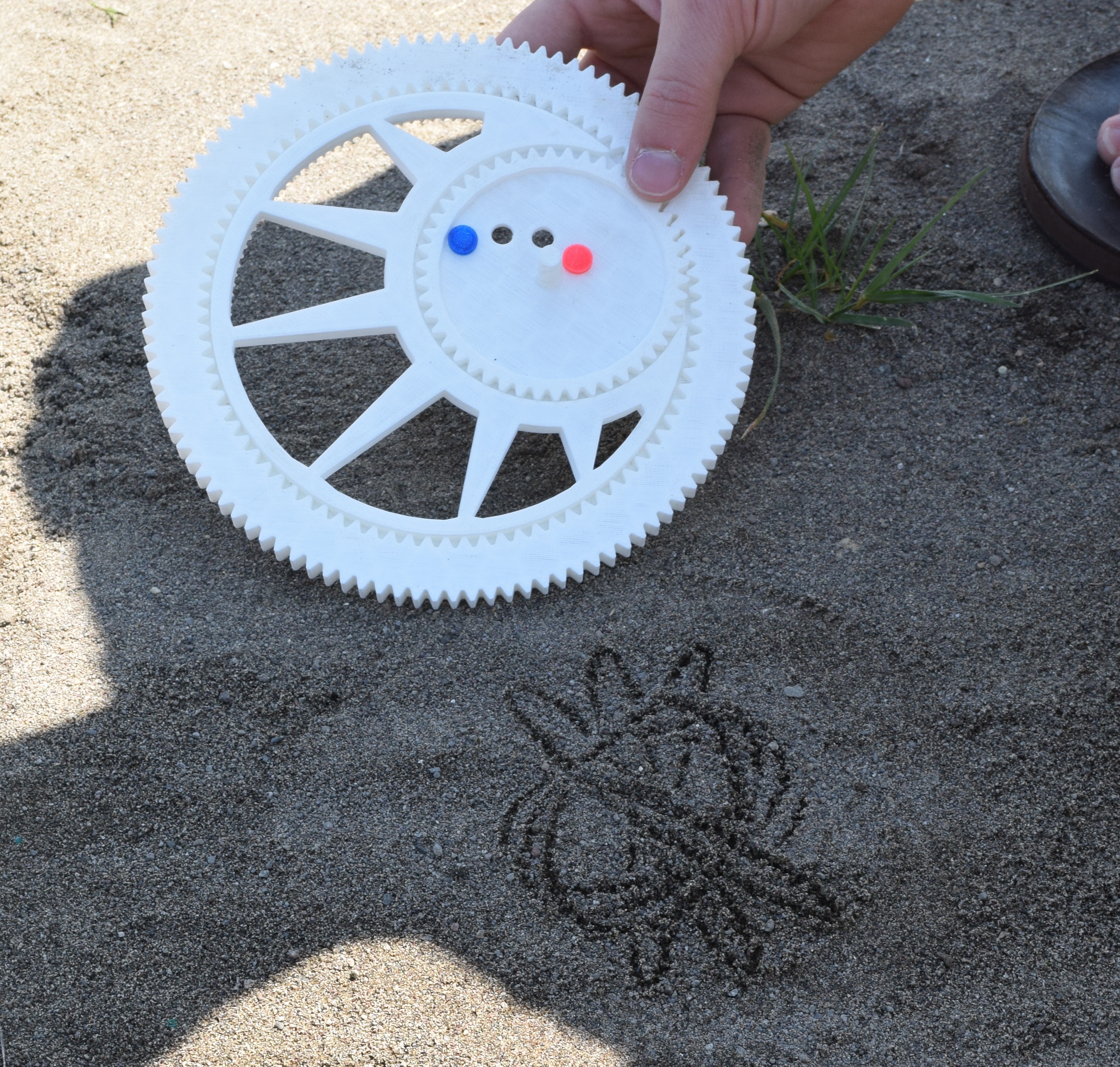 Sand Spirograph (improved handle)