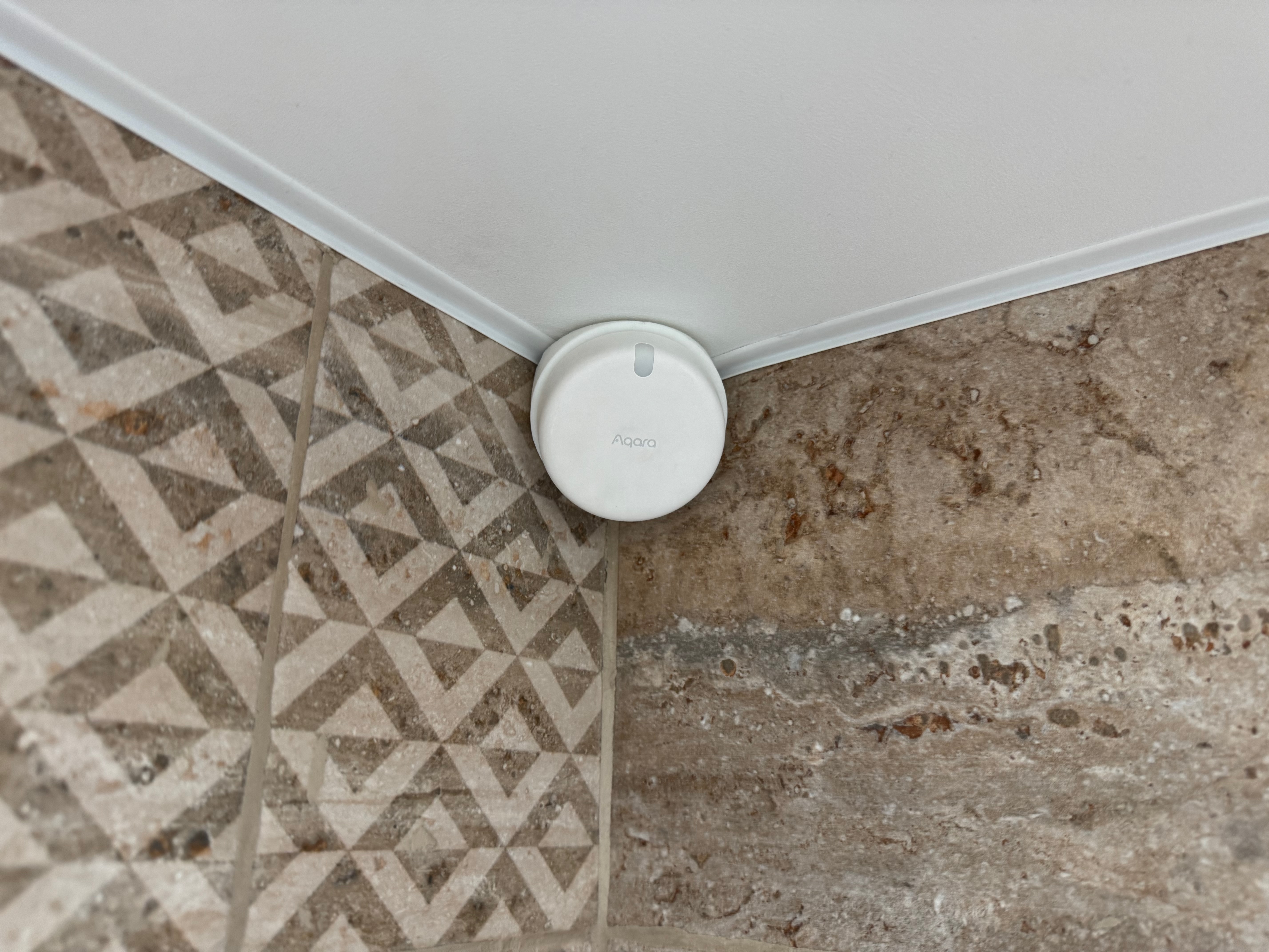 Aqara FP2 Corner Wall Mount