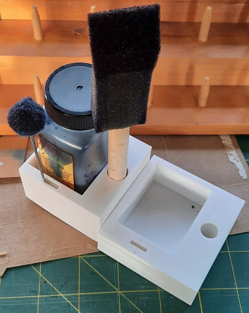 Leather dye and brush holder