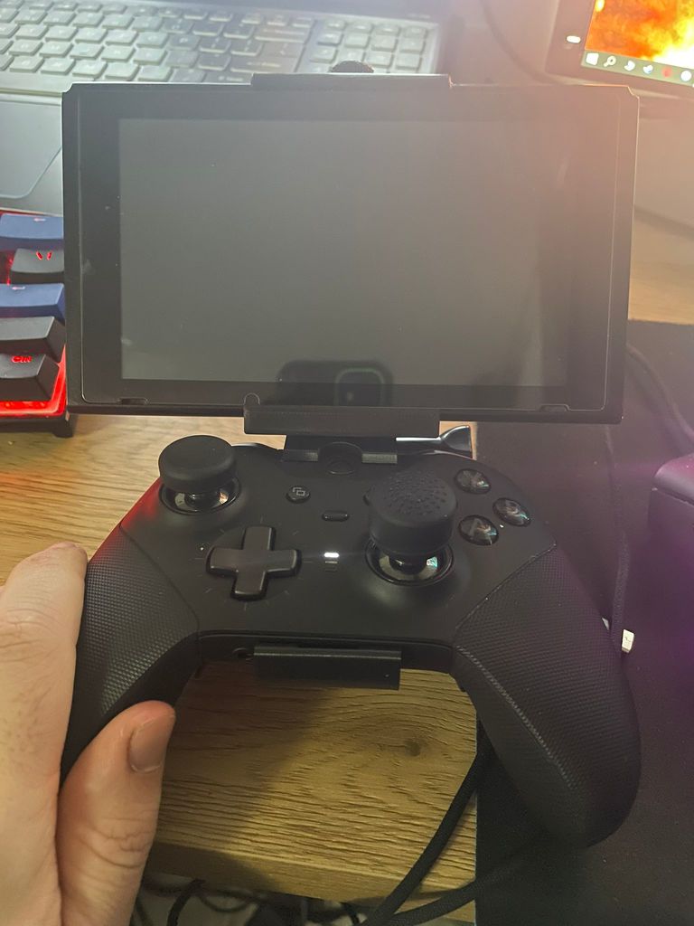 Nintendo Switch mount for Xbox One Controller