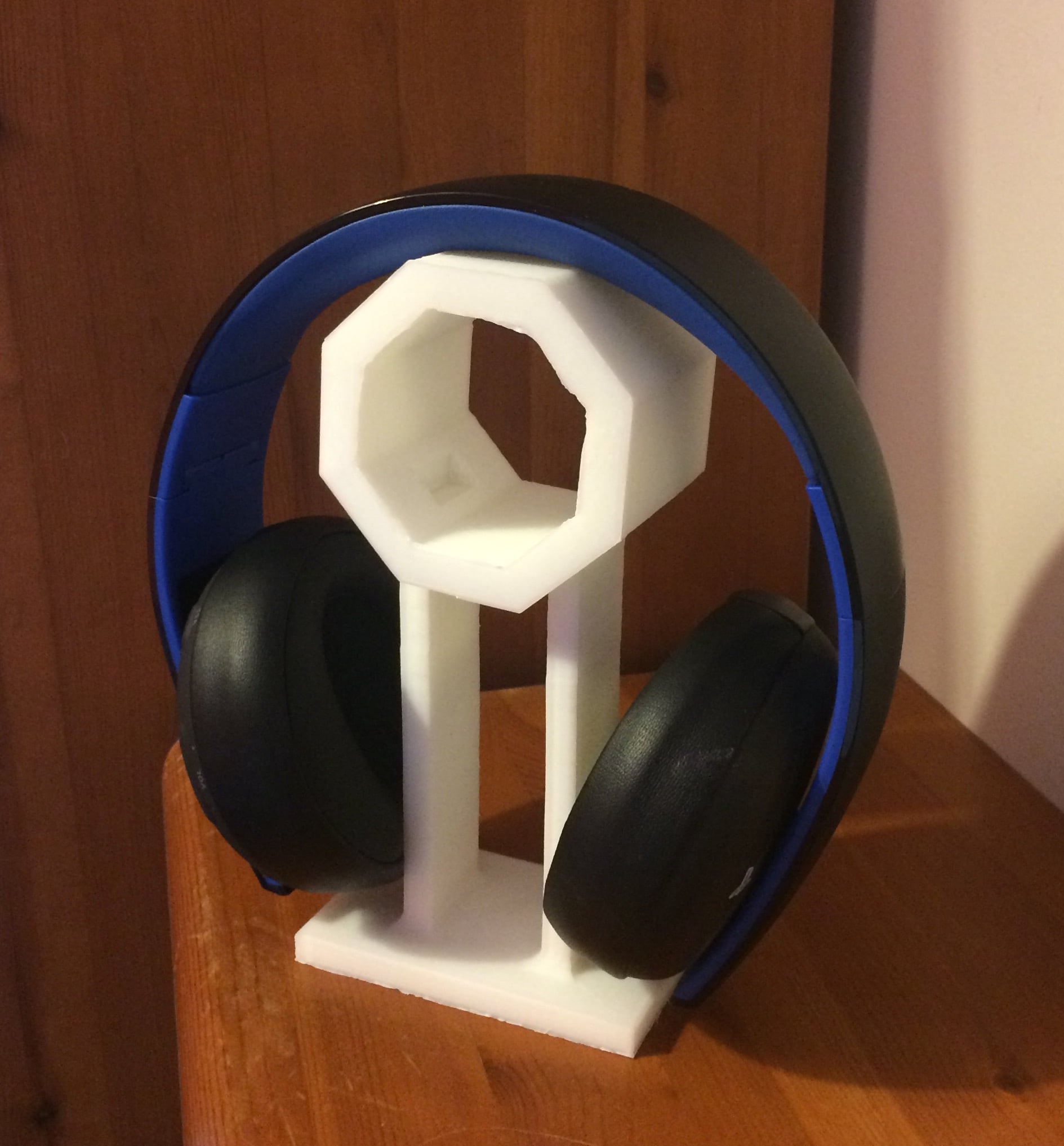 Headphone or Headset Stand