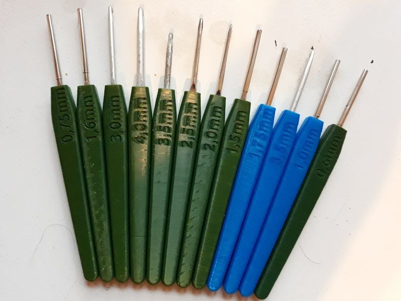 Crochet needle handle different sizes