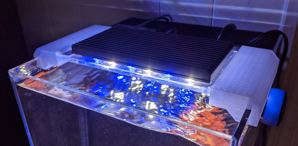 Mount for Wavepoint Blade 6" LED light on Lifegard Aquatics 5 Gallon Crystal AIO Tank