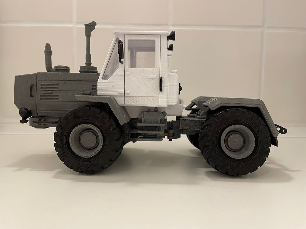 Tractor T-150K