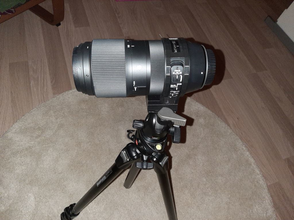 Camera lens Sigma 100-400 DG 67mm Tripod Mount ,(much improved)