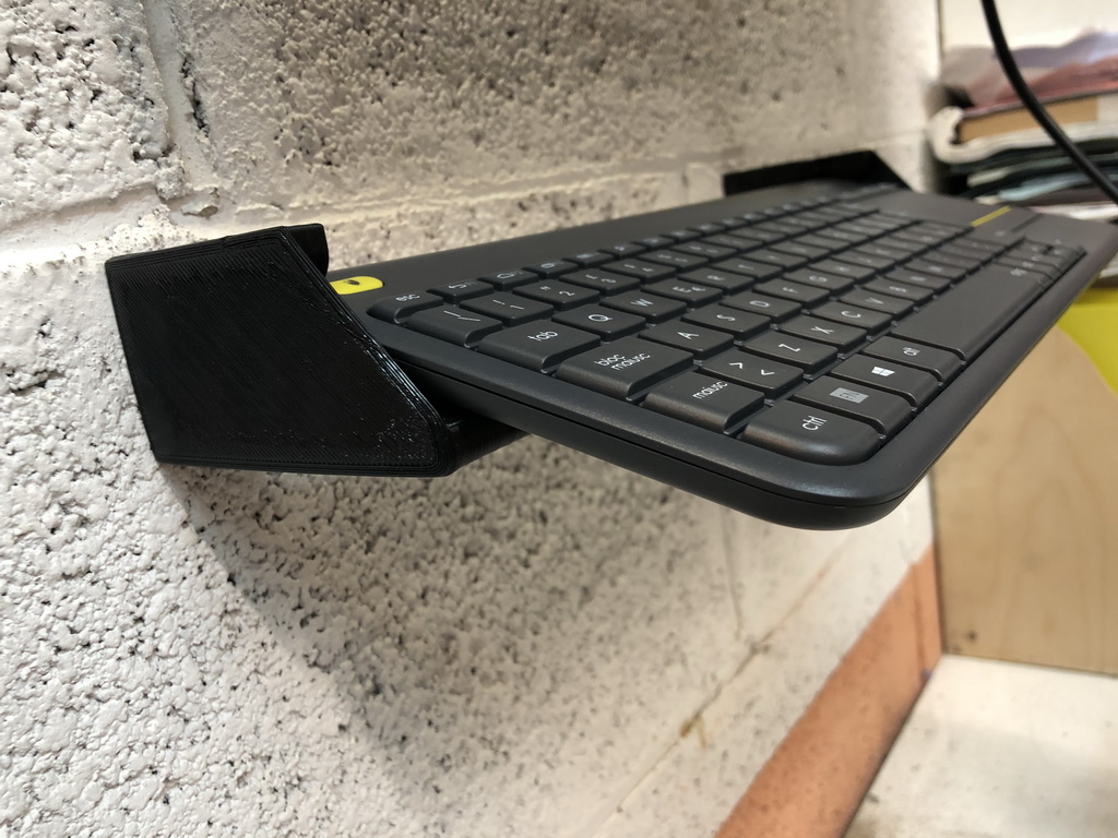 Logitech K400+ wall support
