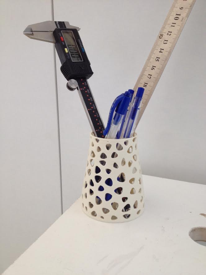 Voronoi pen and pencil holder