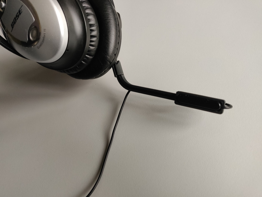 Bose QC QuietComfort 15 microphone arm holder