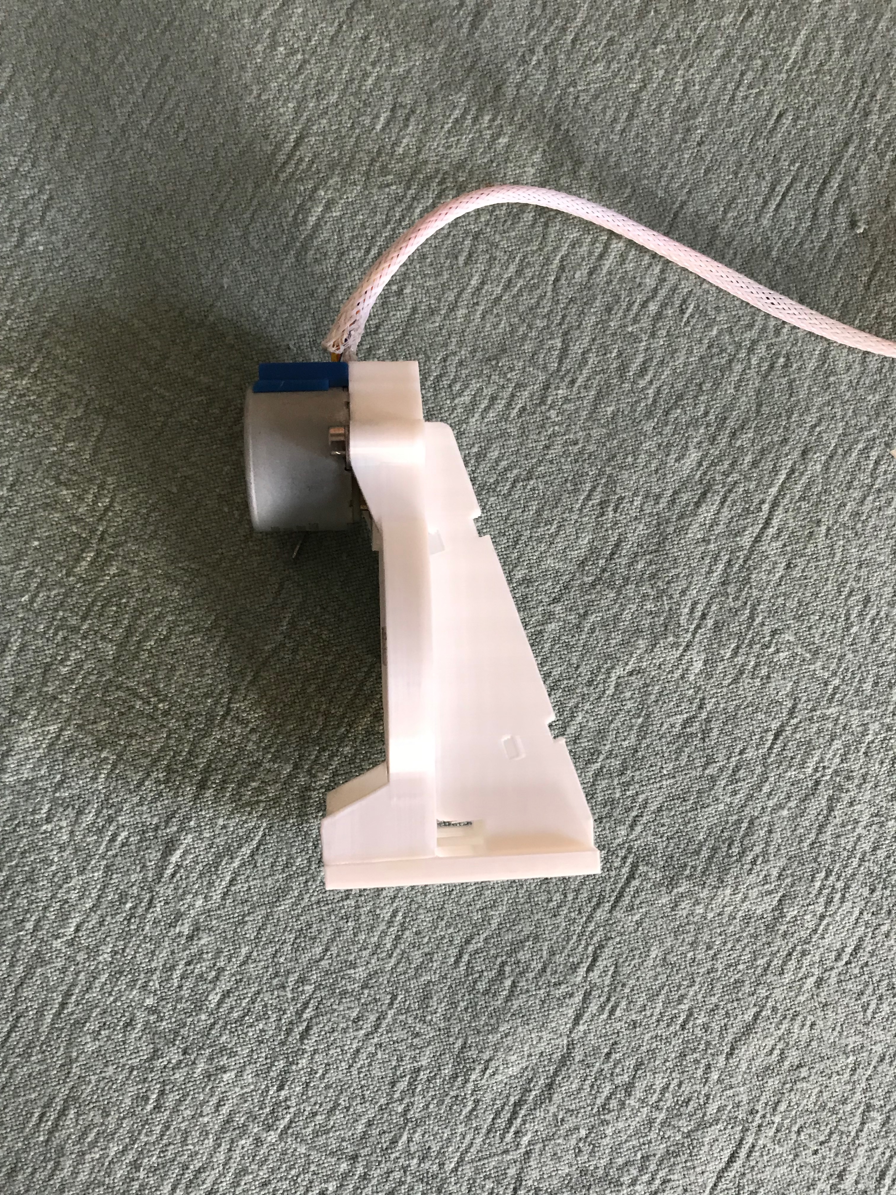 Strut for motorized Blinds